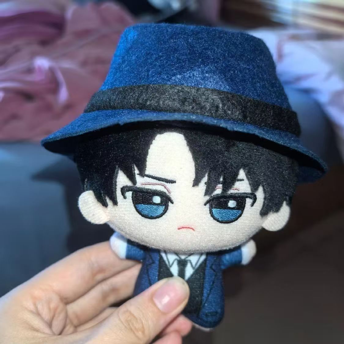 Cosplay Plushie Prop - 10cm Levi Ackerman Plüschfigur Anime-Figuren Cosplay